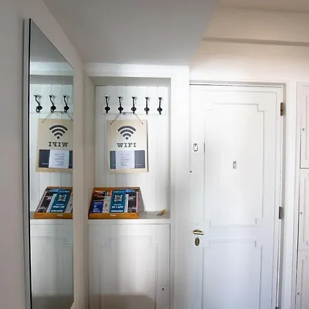 Com Conforto Na Lapa, *